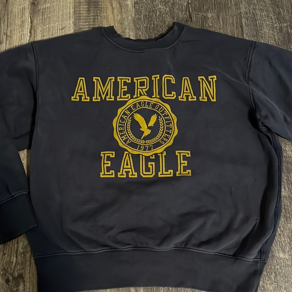 American eagle crew neck